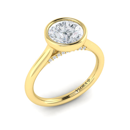 Singular Round Bezel Engagement Ring