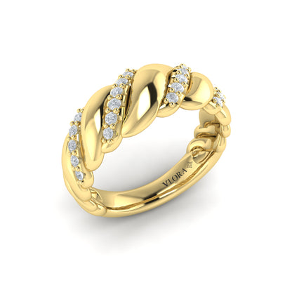 Pavé Diamond Twisted Ring