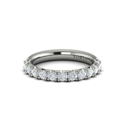 Round Diamond Shared-Prong Band