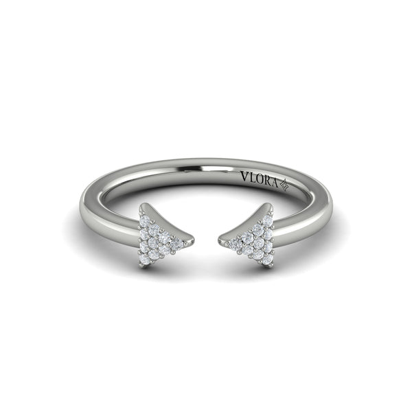 Diamond Ring from MIRAVEL Collection in Platinum