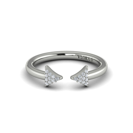 Diamond Ring from MIRAVEL Collection in Platinum