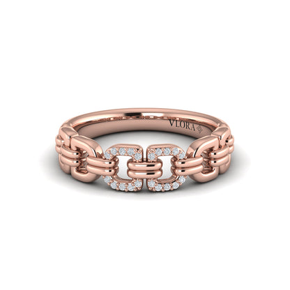 Linked Curves with Diamond Accent Ring