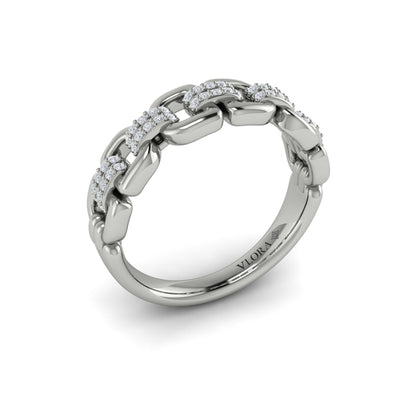 Linked Curves with Diamond Accent Ring