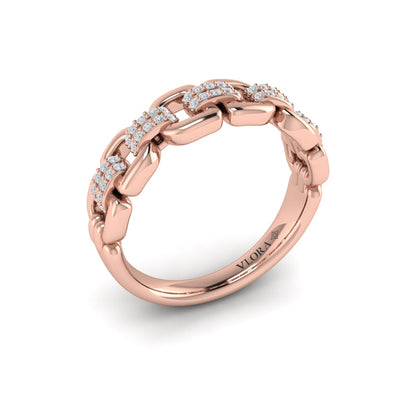 Linked Curves with Diamond Accent Ring