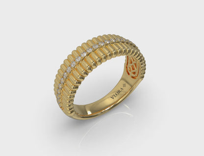 Fluted Ring with Center Diamonds